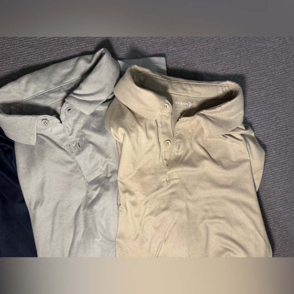Old navy short and 3 shirts